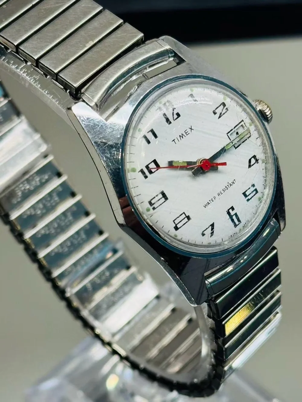 Vintage Timex Hand Wind Women’s Watch White Dial Date Stretch Band Runs 31mm